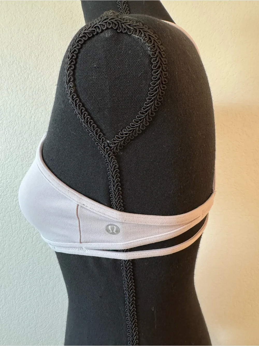 Lululemon Quiet Within Bra Iced Iris Size 6 Gently Used